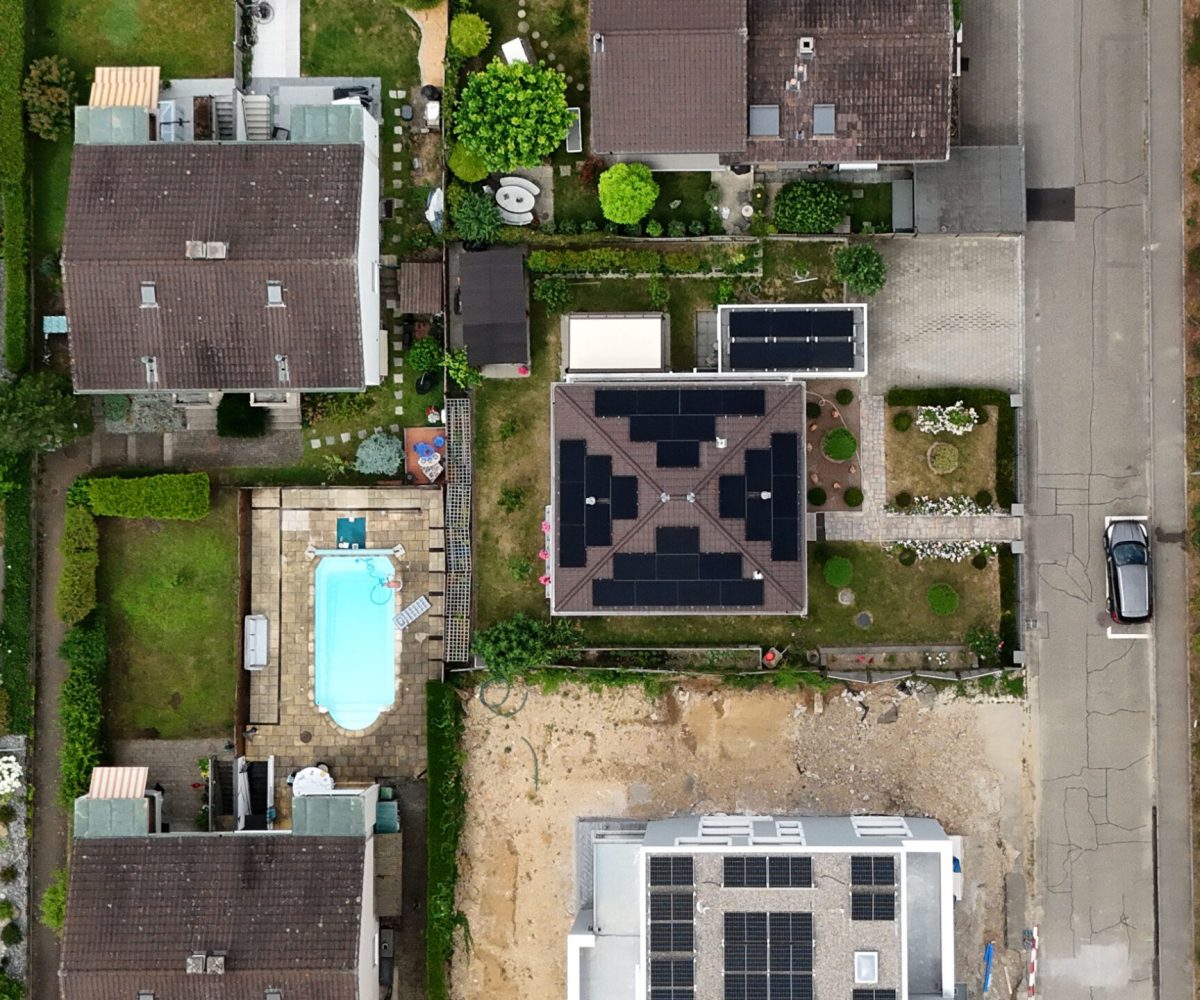 Einfamilienhaus Aesch Basel photovoltaikanlage