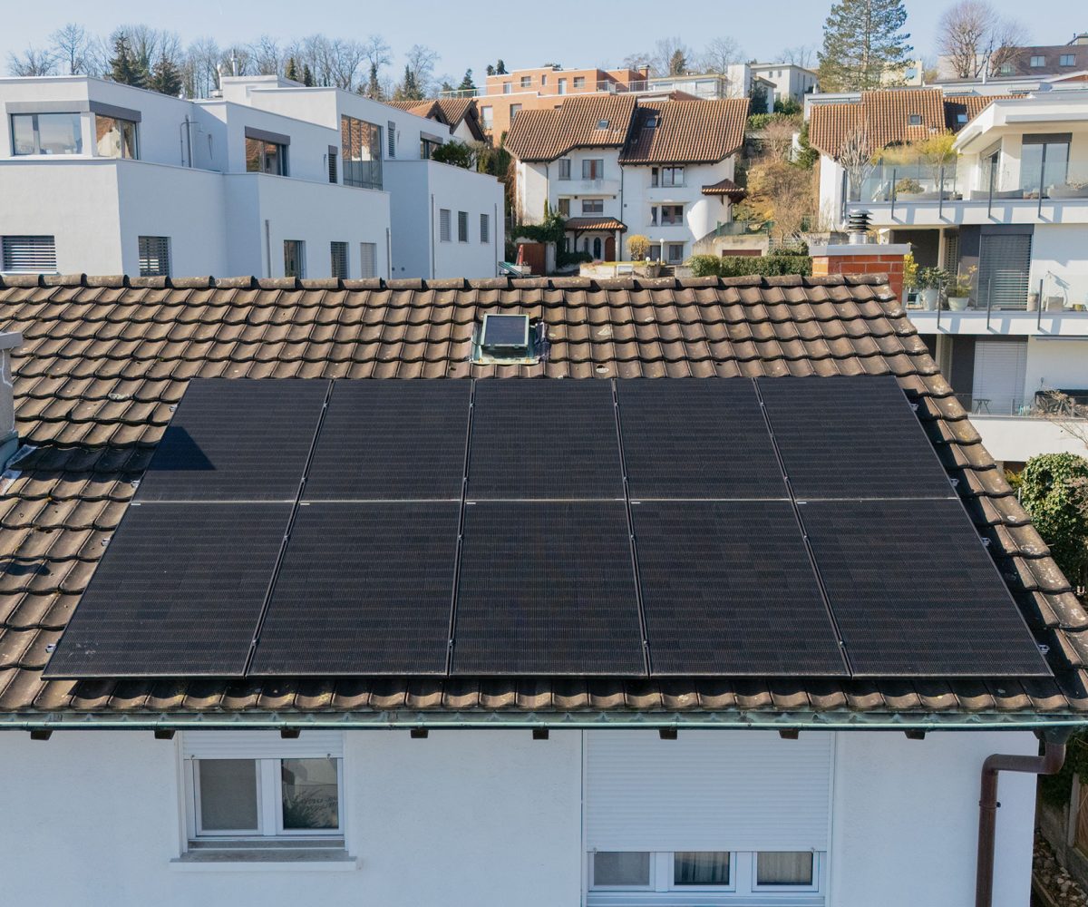 rei-solar-binningen-Einfamilienhaus-pv-anlage